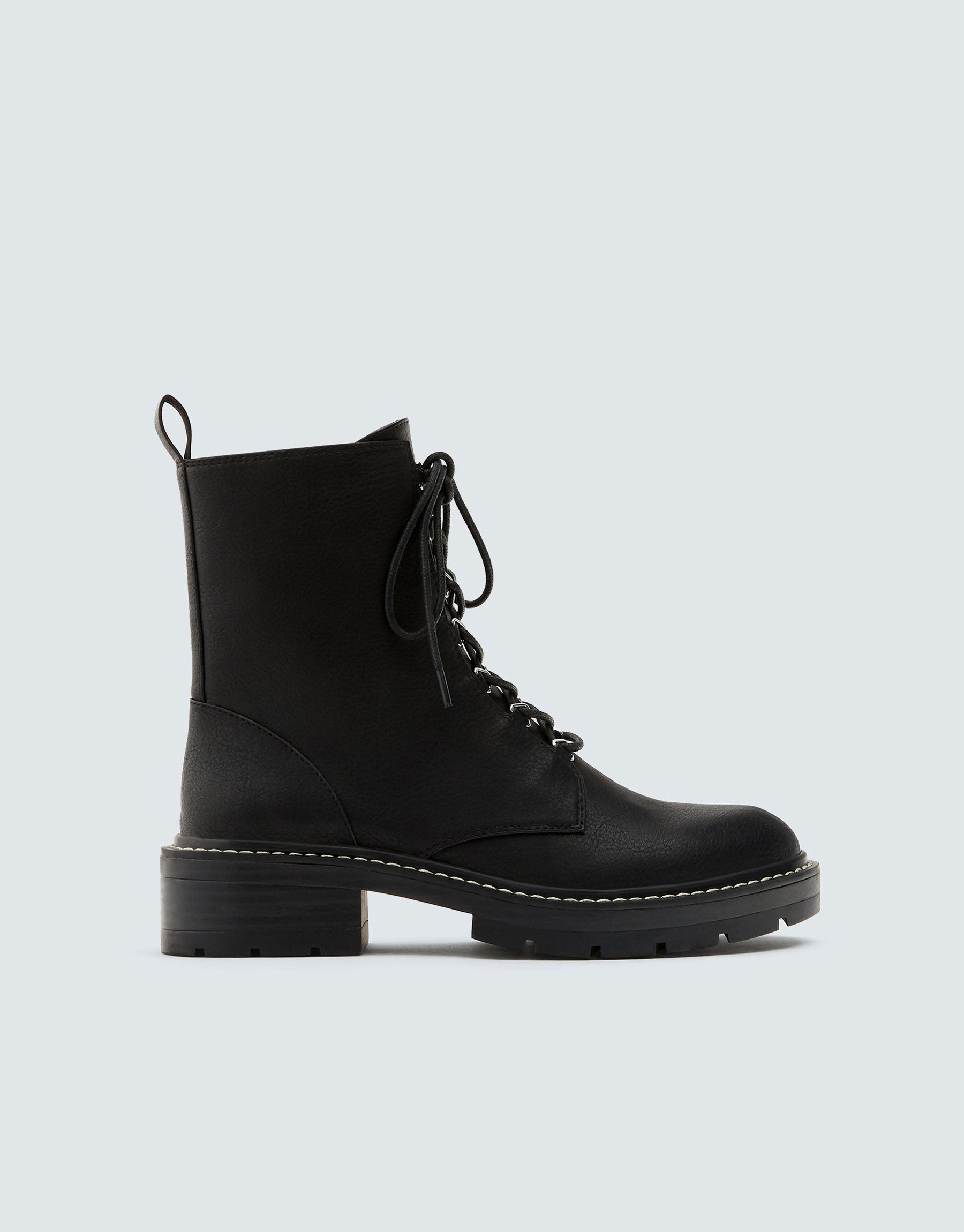 Basic biker boots